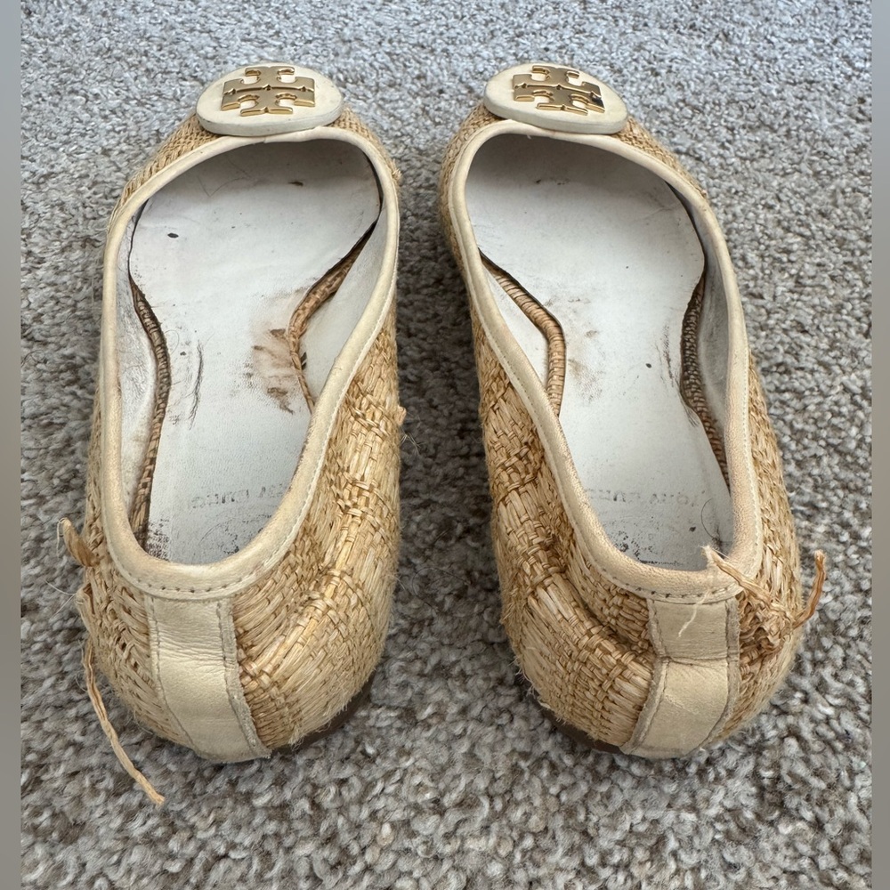Tory Burch Reva Raffia Ballet Flats | Designer Summer Slip-On Shoes - Picture 4 of 5